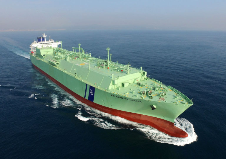 Do Chorvátska dorazil ďalší tanker s LNG pre Slovensko, SPP pokračuje v prípravách na zimu